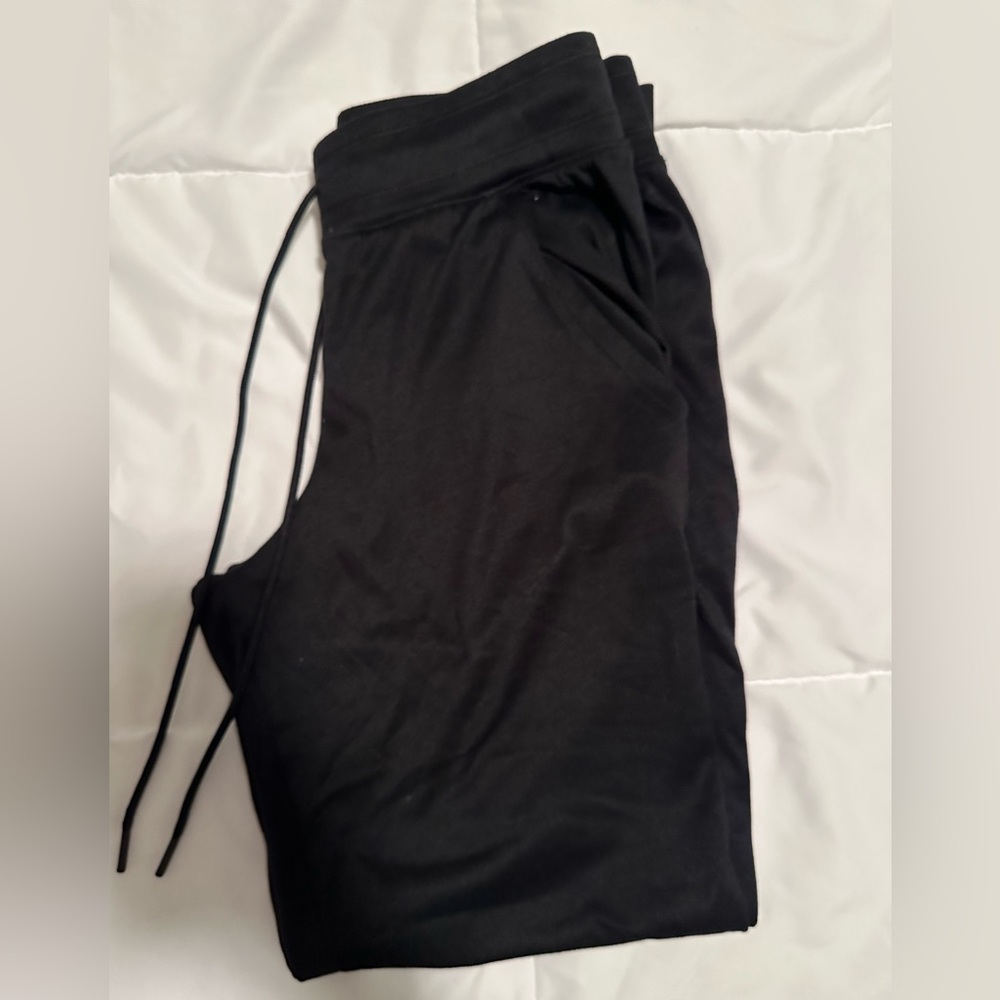 XS Under Armour Black tracker/jogger pants